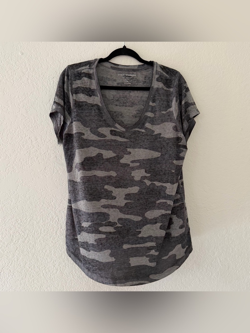 Lucky Brand Deep V Neck T Shirt Top Green Camouflage Camo Women’s Plus Size 1X